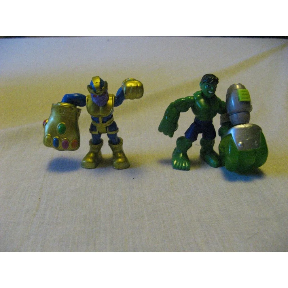Lot Of 2 Marvel Mini Action Figures Thanos & Hulk w Detachable Shooting Fist